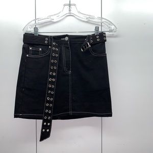 Black skirt with belt